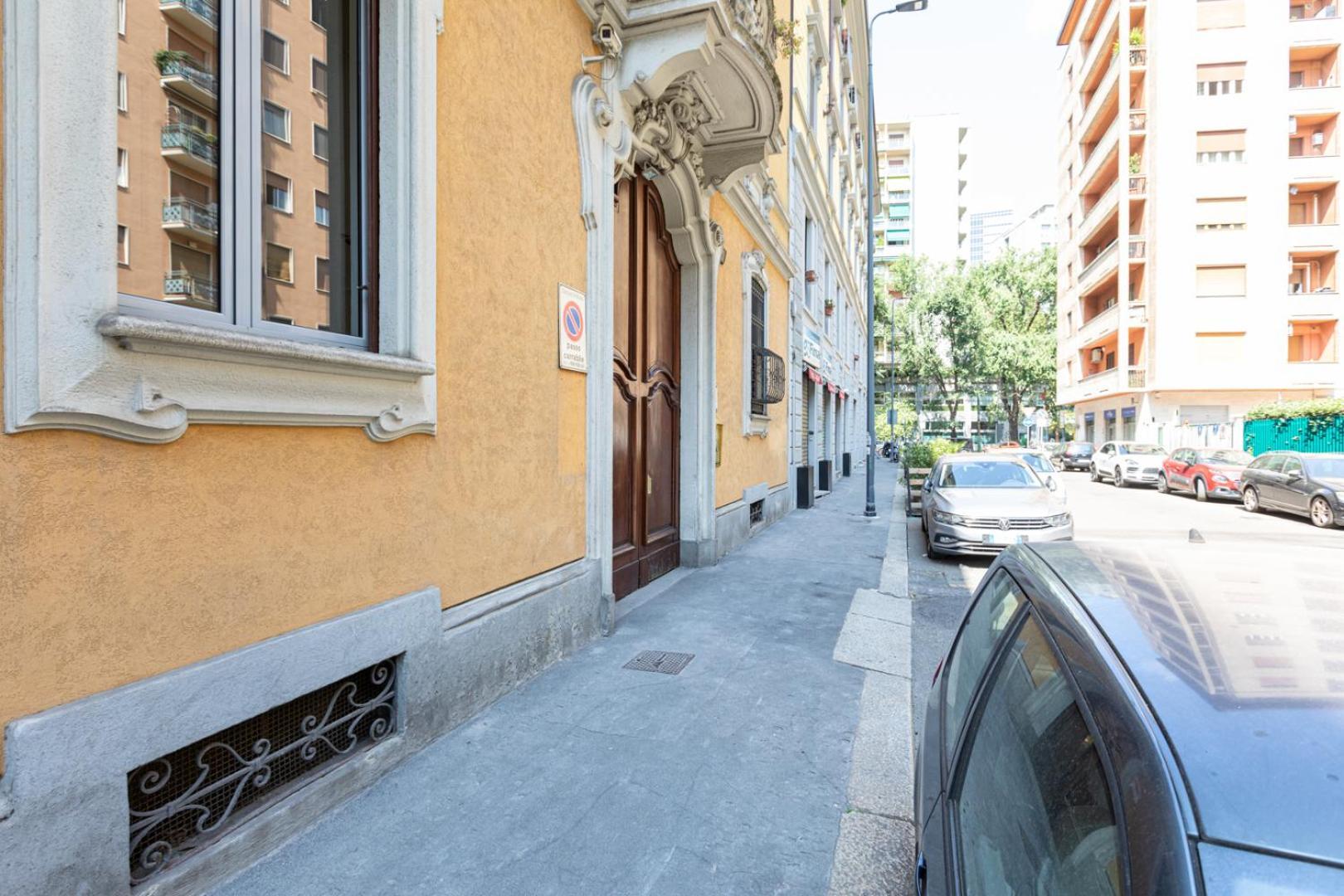 Centrale Suite With Balcony - Top Collection Milán Exterior foto